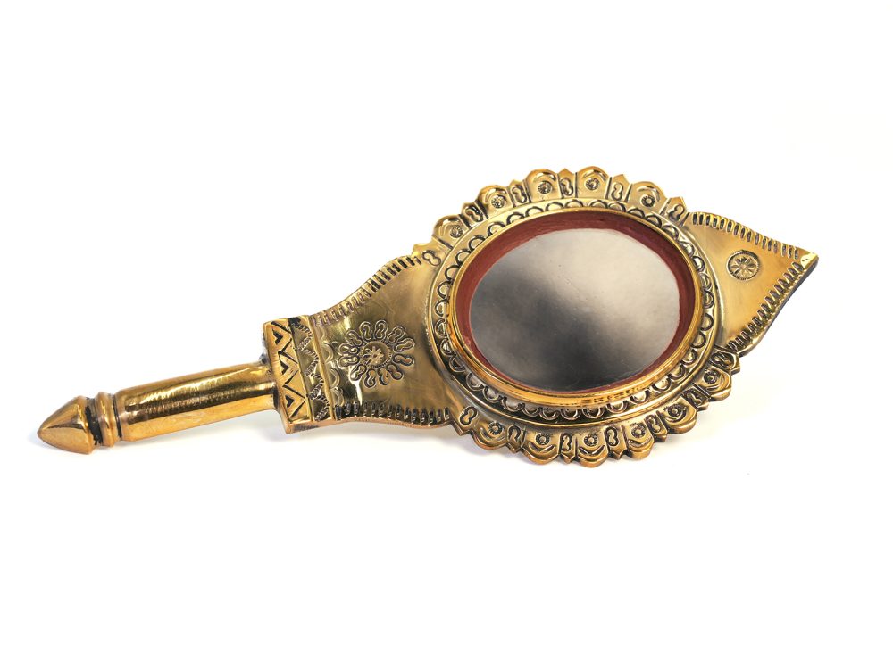 Aranmula Vaalkannadi-Oval Mirror