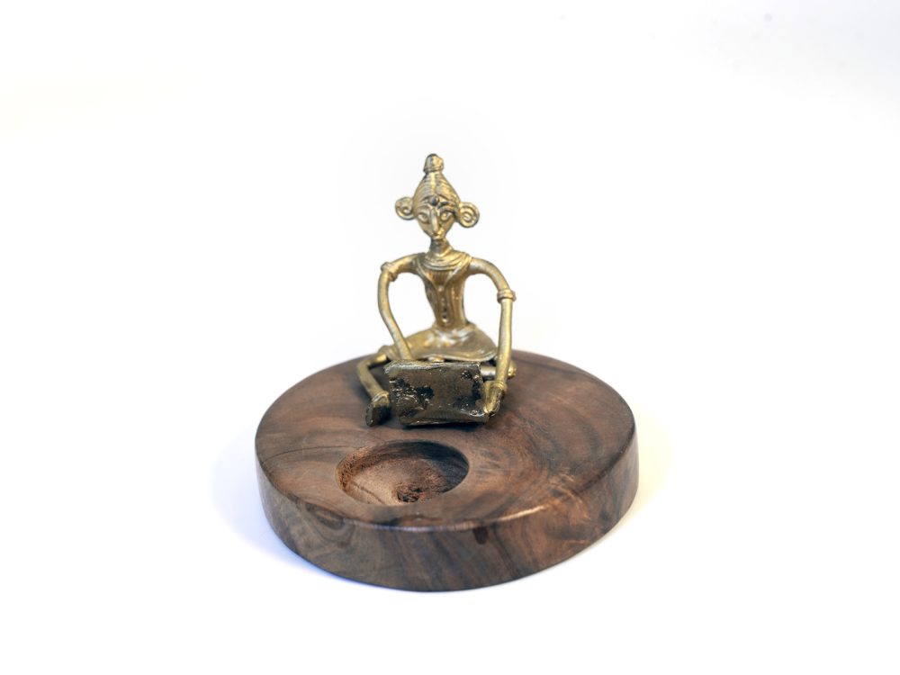 Dokra Woman Figure Candle Stand (32).jpg Dokra Woman Figure Candle Stand