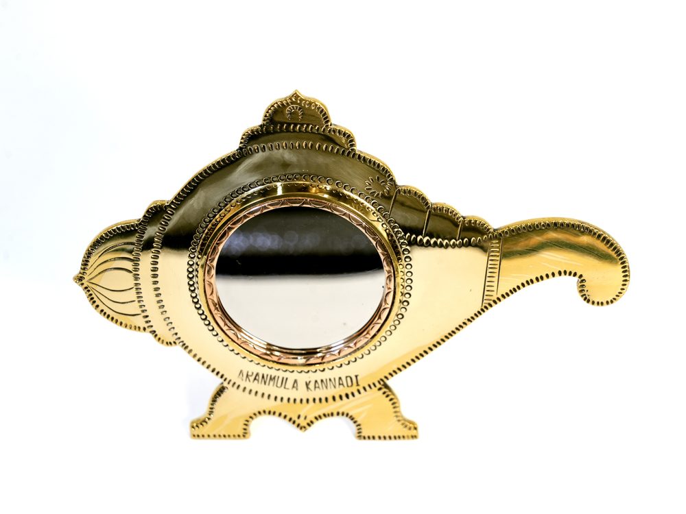 Aranmula Kannadi Temple Shankh Stand