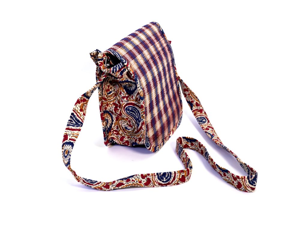 Madurkhathi-Curved-Sling-Bag-8 Madurkhathi Curved Sling Bag